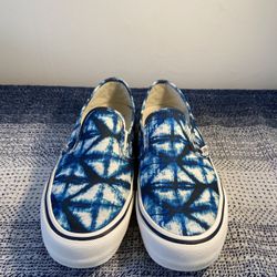 VANS Blue Tie Die “Used” Size 8.5M ($30)