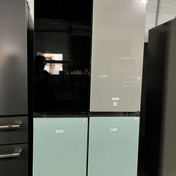 Samsungs Bespoke Bespoke 29 Cu. Ft. 4-Door Flex French Door Refrigerator with AI Family Hub+ in Gray & Blue Morning.