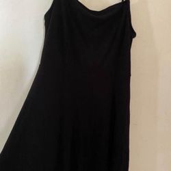 #653 Juniors Large Forever 21 Black Stretchy Dress