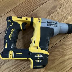 DeWalt 20 V 5/8 rotary hammer SDS model DCH172