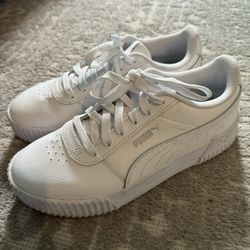 Women’s Size 8 pumas