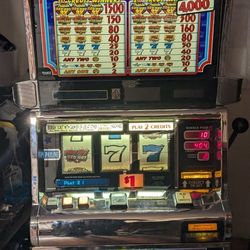 IGT S2000 SLOT MACHINE