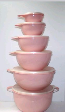 Tupperware Super Large White 32 Cup Thatsa Bowl Container W/Pink