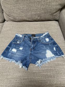 Lightly Used Boyfriend Shorts Woman