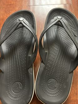 Crocs Size 9 Woman
