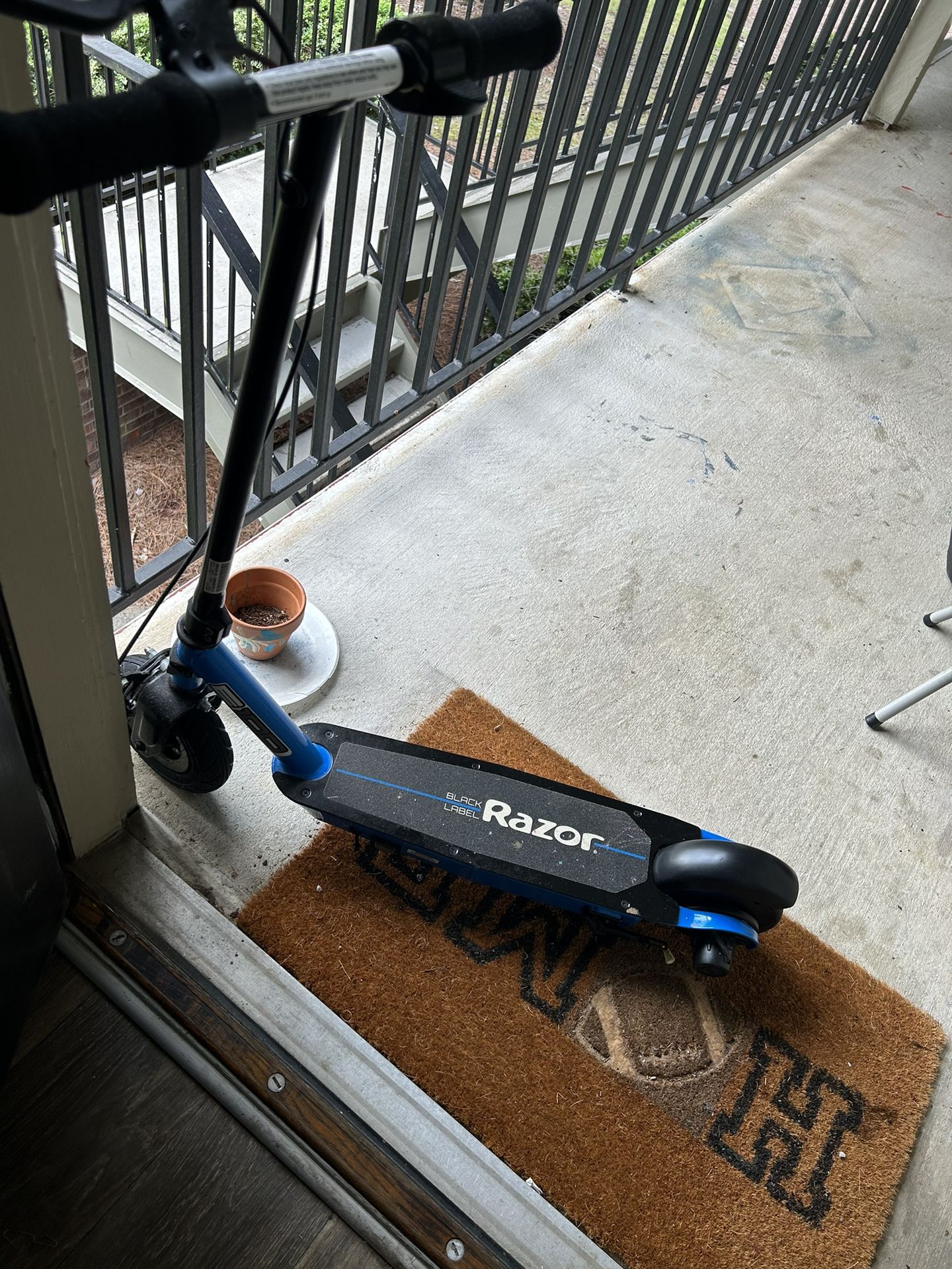 Electric scooter for kids