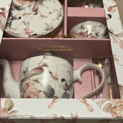 7 Piece Teaware Set. 