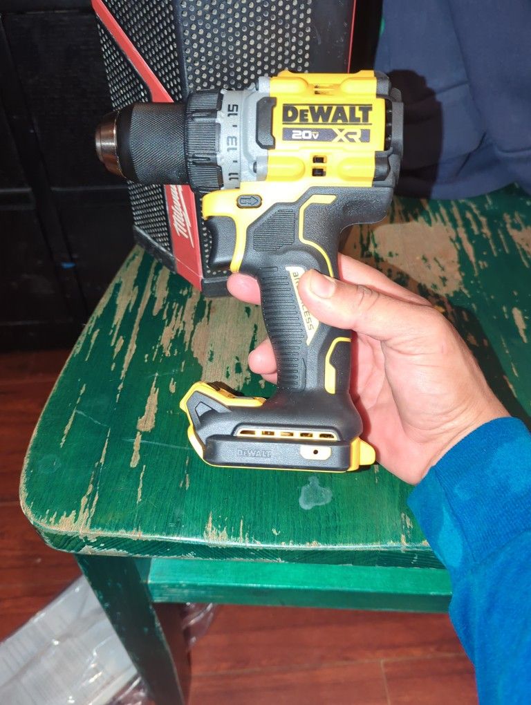 DeWalt Drill Driver 1/2 Dcd800 New Tool Only