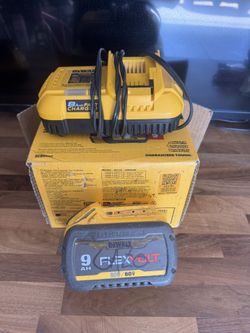 DEWALT 20V/60V MAX FLEXVOLT Lithium-Ion 9.0Ah Battery and Charger Starter Kit