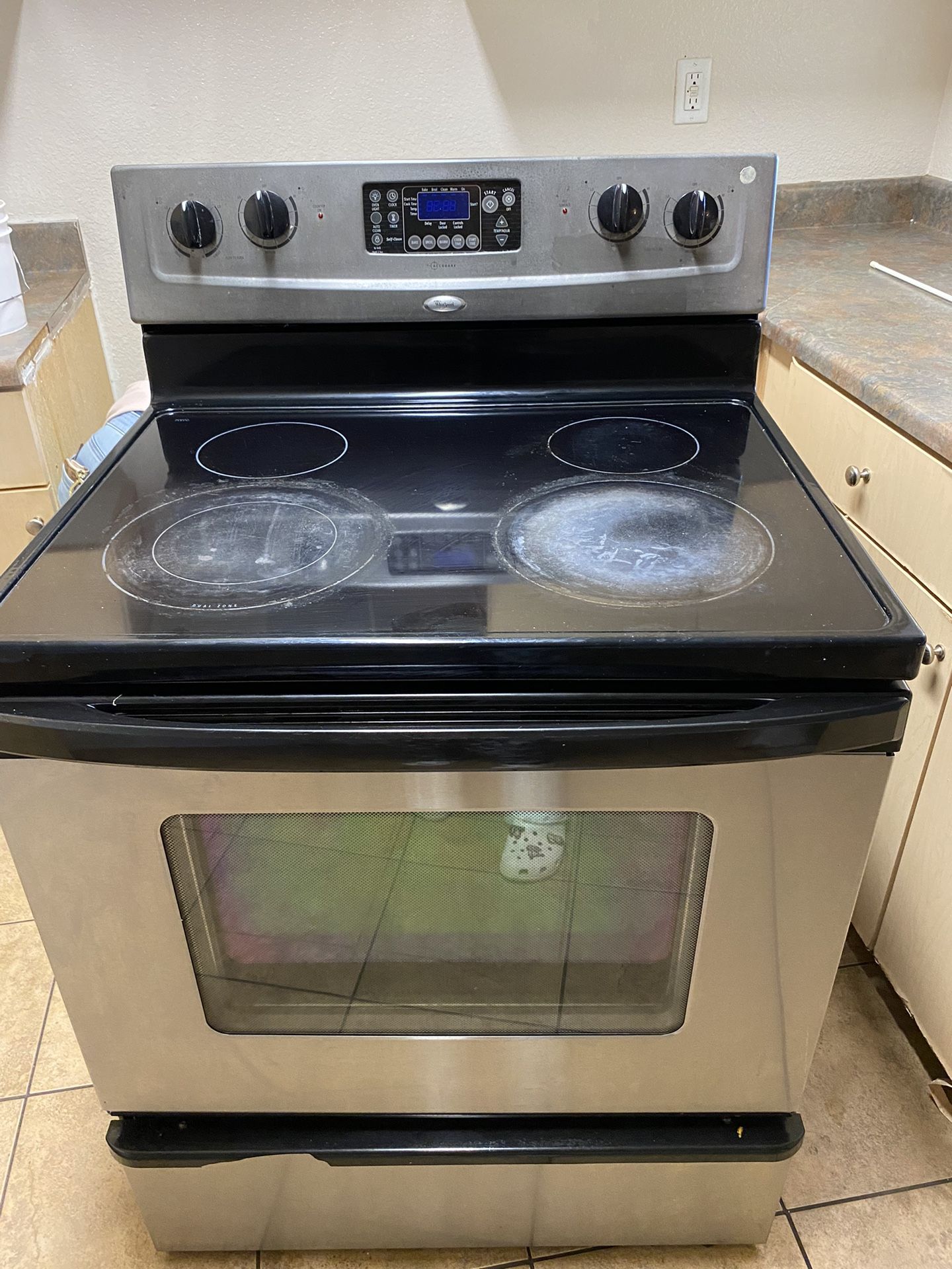 Electric Stove With Oven for Sale in Upland, CA - OfferUp