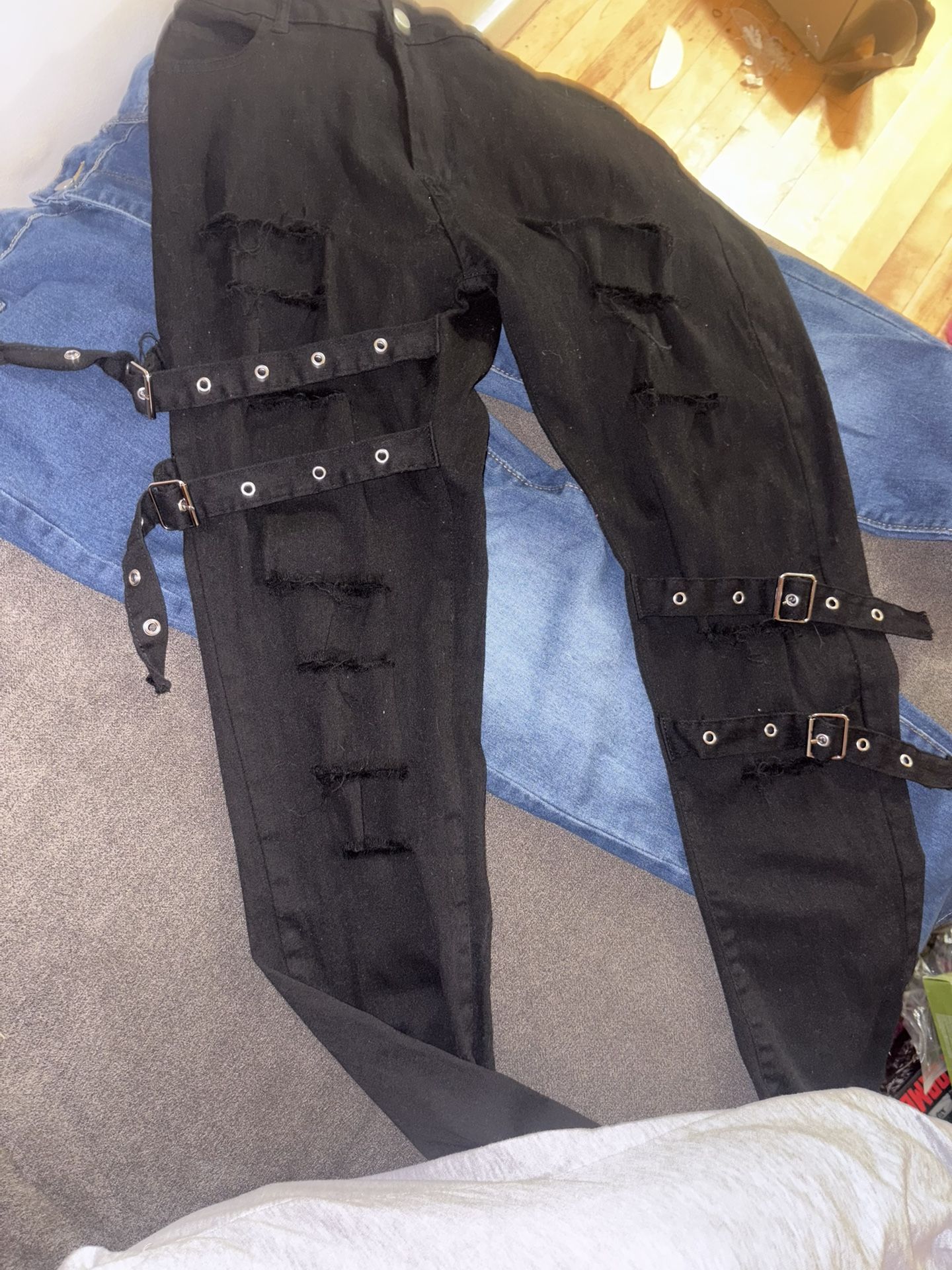 2 Pair Women’s  jeans cheap brand new