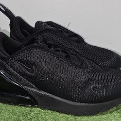 Nike
Little Kids’ Air Max 270 Casual Sneakers from Finish Line
AO2372-006. 
Size 11C
Excellent condition 
No rips 
Hardly worn 
Super clean inside and