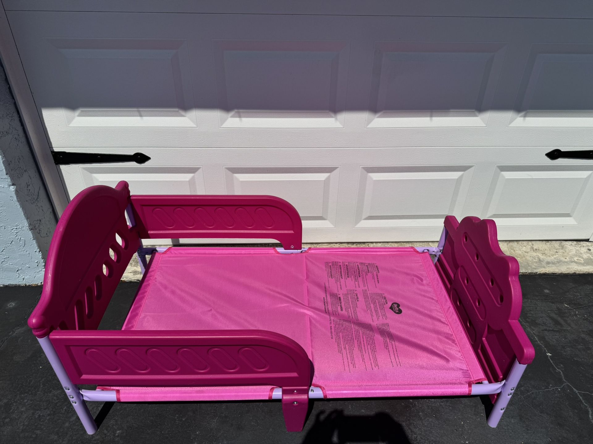 Pink Toddler Bed, Disney Minnie Mouse Location new port Richey