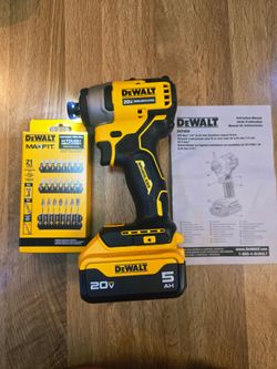 DeWalt DCF809 20V Max Brushless Impact Driver with 5Ah Battery and 21pc Bit Set