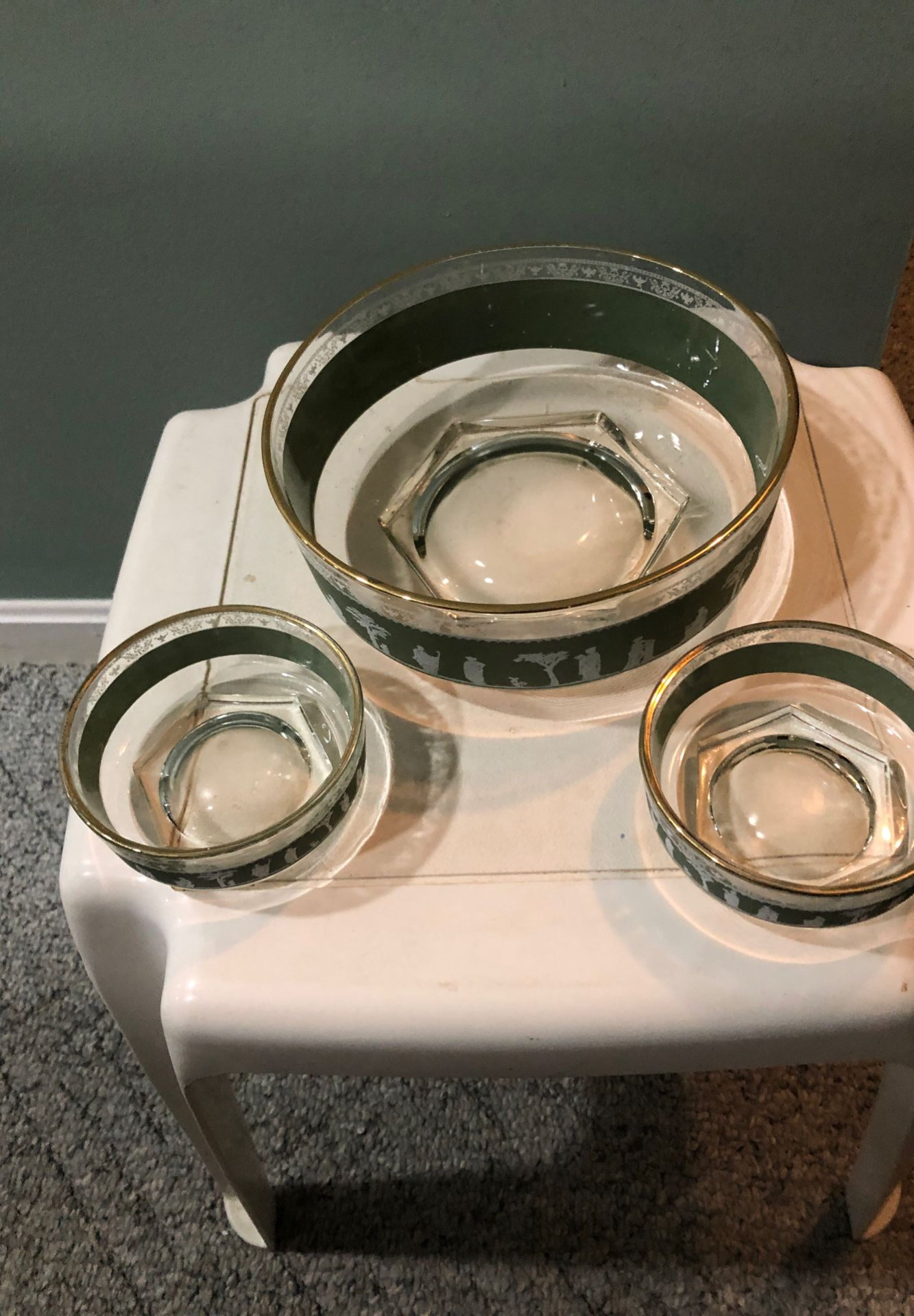 Bowl with 2 side bowls - great for chips and dip- new $10