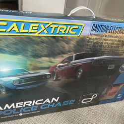 Scalextric American Police Chase - Slot Car Race