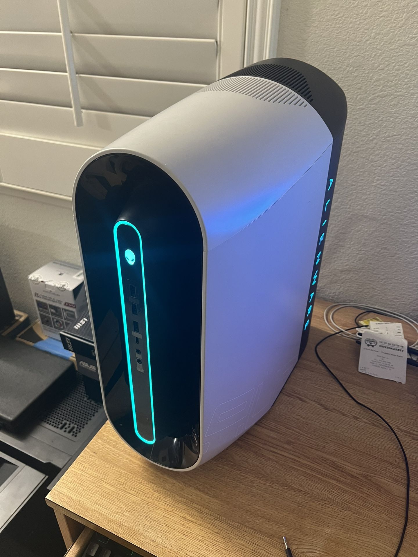 Alienwere Aurora R10 PC Ryzen 5 Windows 11 WiFi Bluetooth Ready