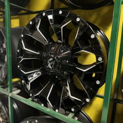 🔥18” Gloss black mill Fuel Wheels 🔥