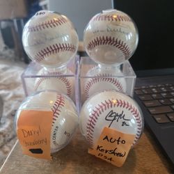 Los Angeles Dodgers Baseballs Autographed. Kershaw. Sutton Snyder Strawberry Martinez 