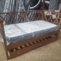 Beautiful Solid Brown Wood With Design Trundle Bed New)