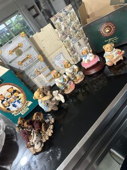 6 CHERISHED TEDDIES & BOYDS BEARS