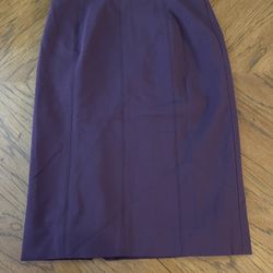 Dark Wine Colored Carlisle New York Size 6 Skirt in Like New Condition (Slightly Wrinkled from Storage) 