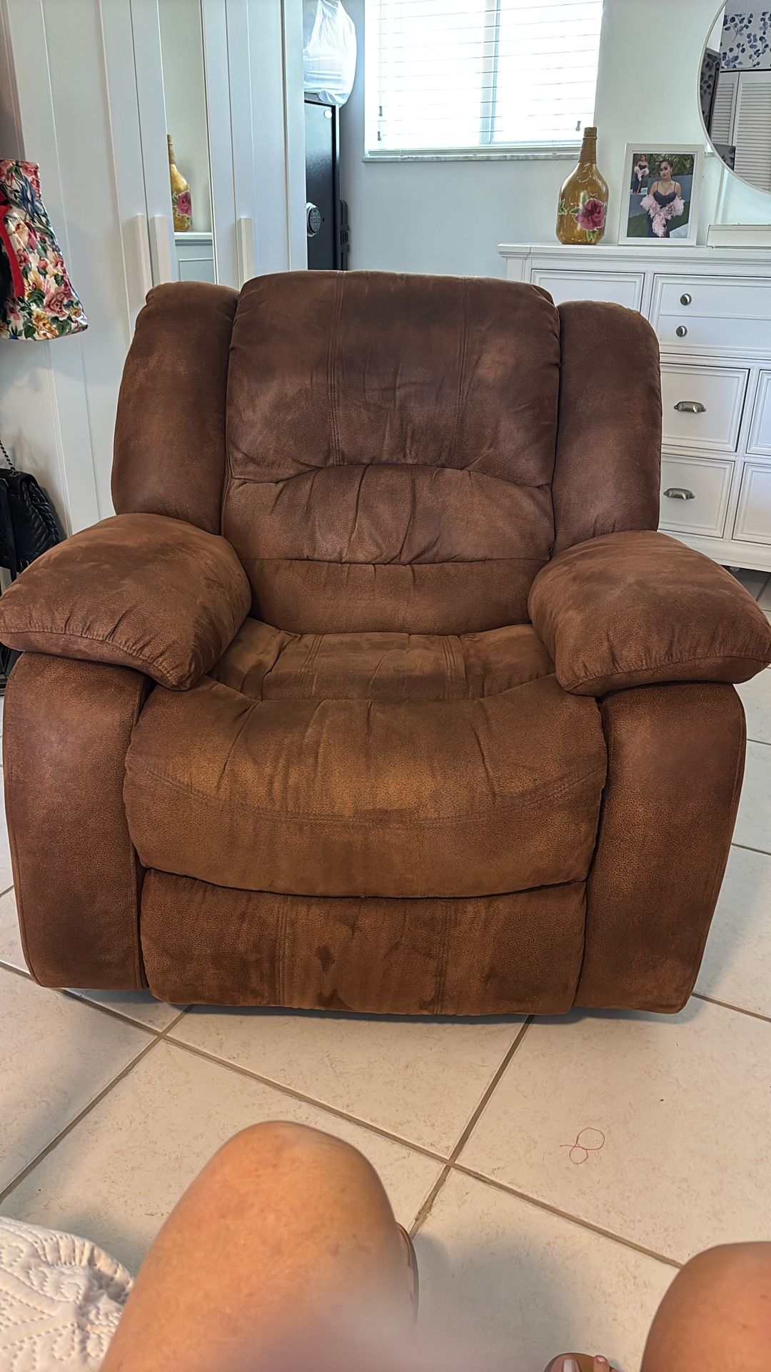 Rocking Chair/ Recliner