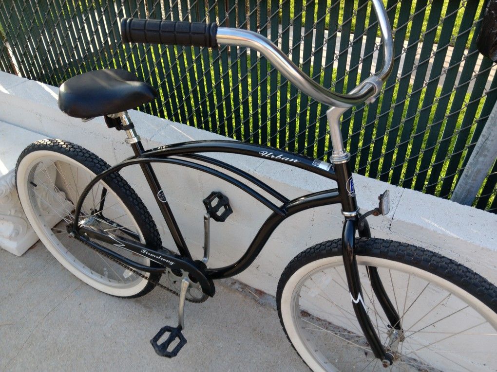 Beach Cruiser.      26"tires.       Firmstrong 