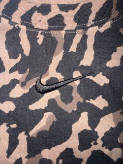 Women’s Nike sweatshirt