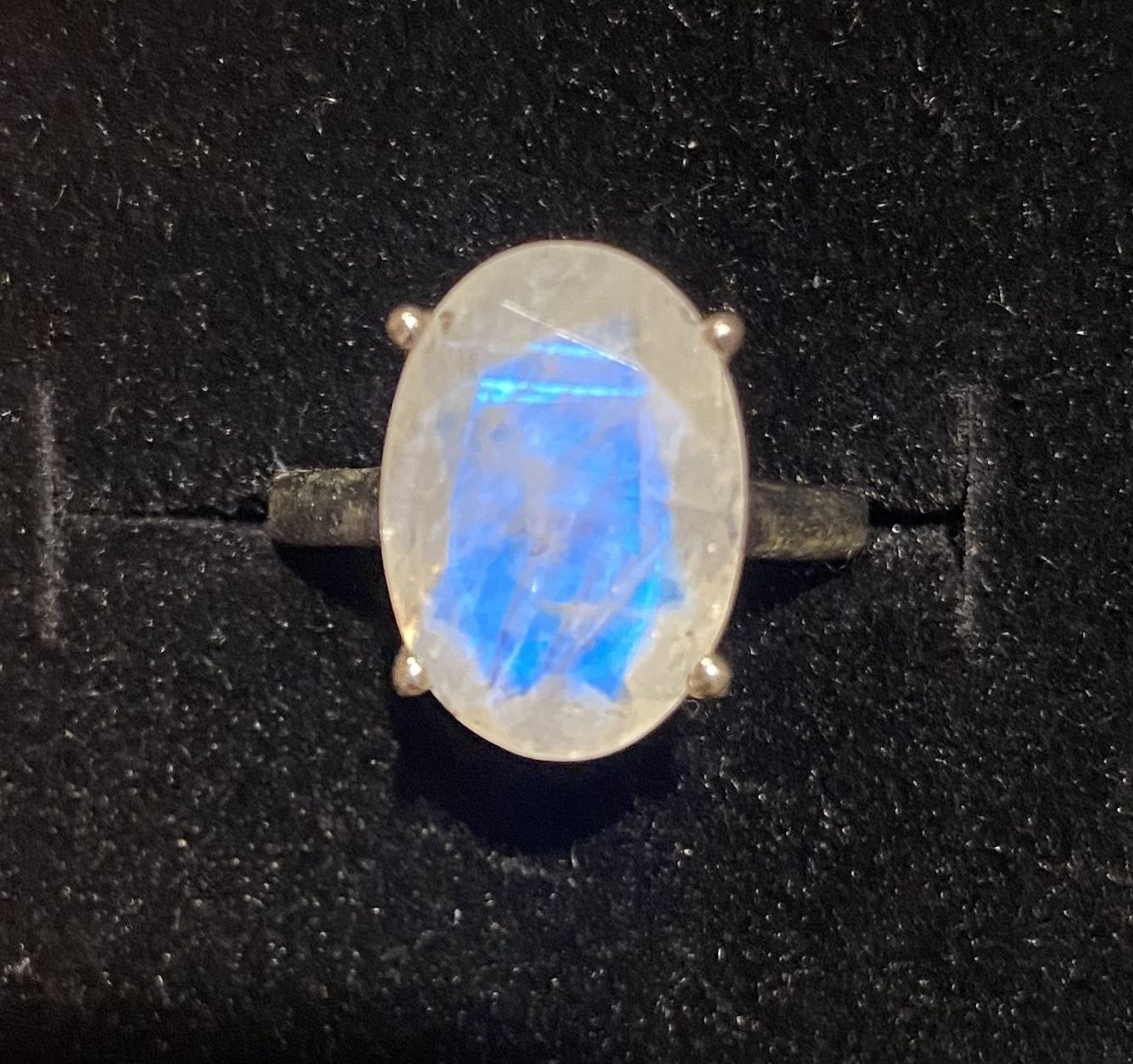 6+ CT Natural Rainbow Moonstone Silver Ring Sz 7