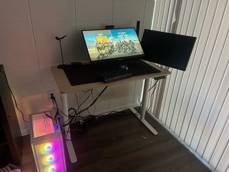 Adjustable desk