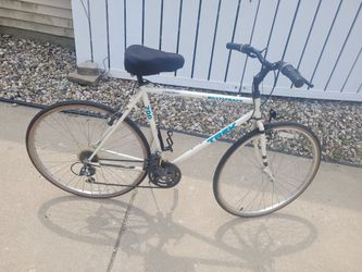 TREK 700 MULTI TRACK Shimano 100 GS Equipped 21-speed 700X35C HYBRID Tires Aluminum Rims 22"cro Moly FRAME Tuned Up And Ready To Ride Tires In Good Co