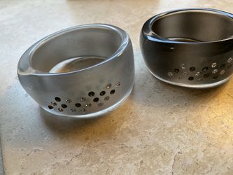 2 bracelets