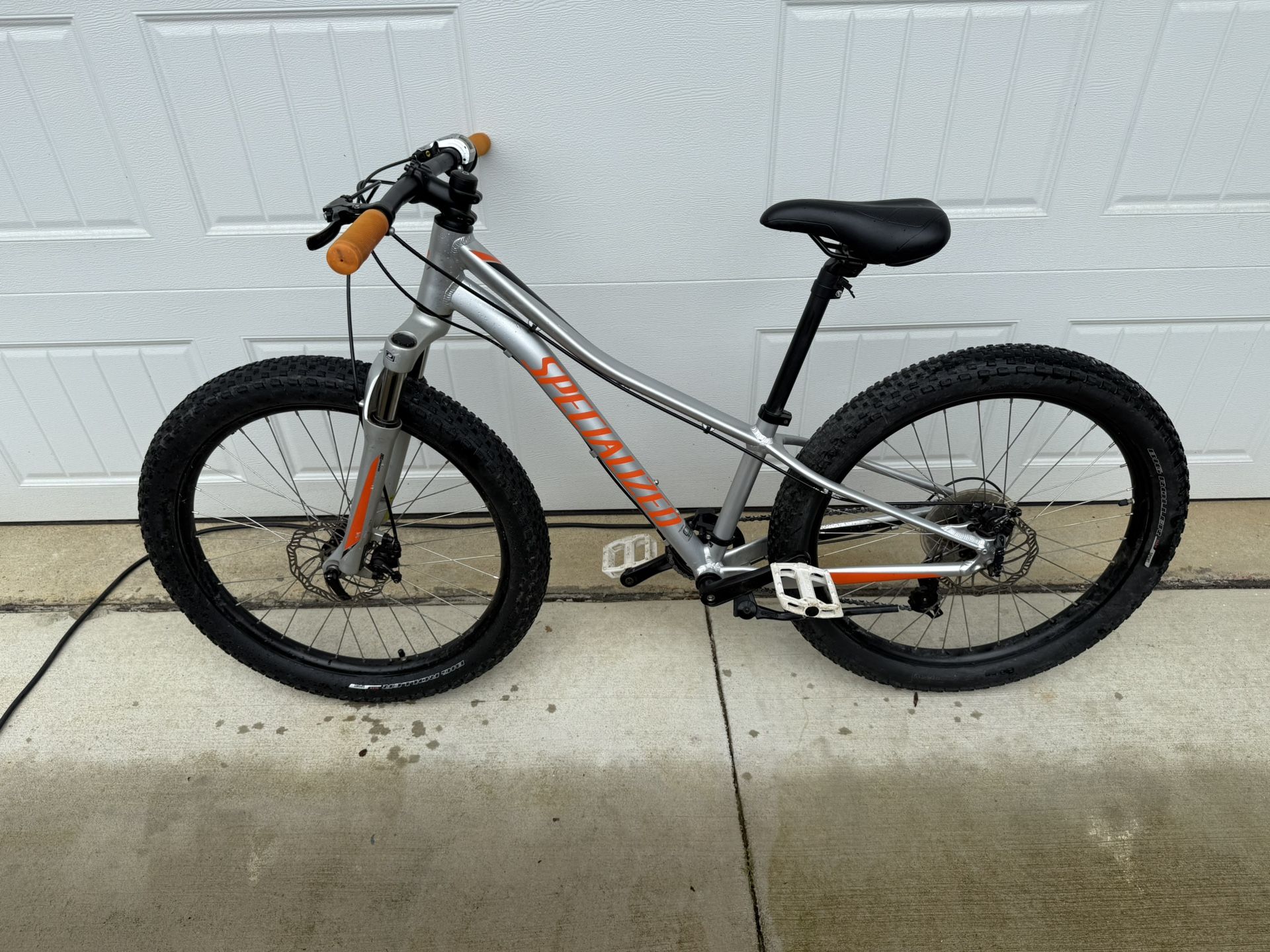 Specialized Riprock 24 – Kids’ Mountain Bike (2018 model, purchased new in 2020)