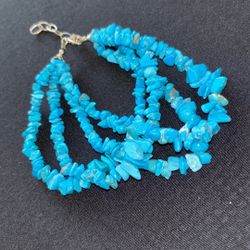Multi-Strand Turquoise Chip Bracelet – Boho Southwestern Chunky Beaded Bracelet