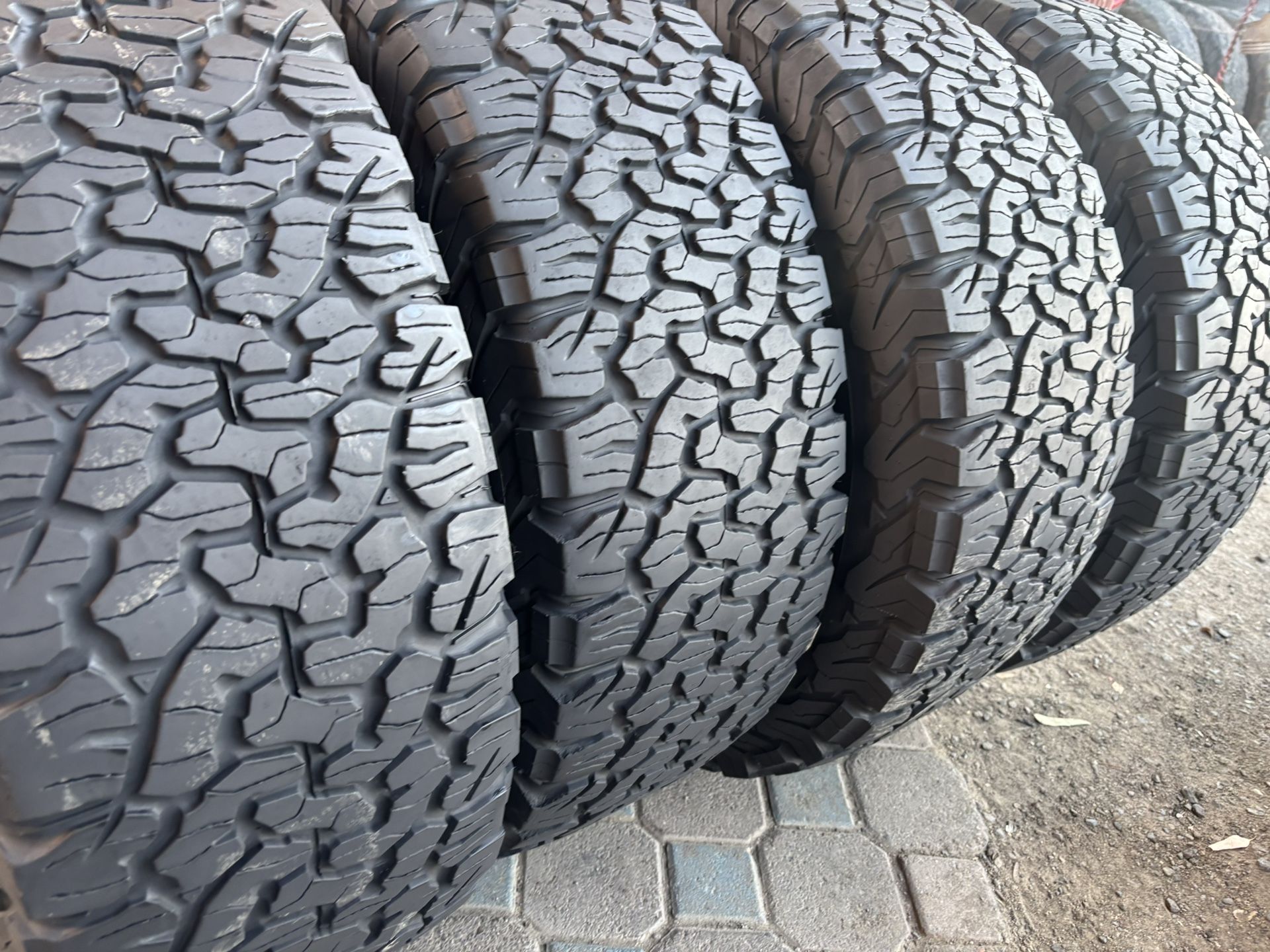 Set of 4 Lt305/65R18 Bfgoodrich