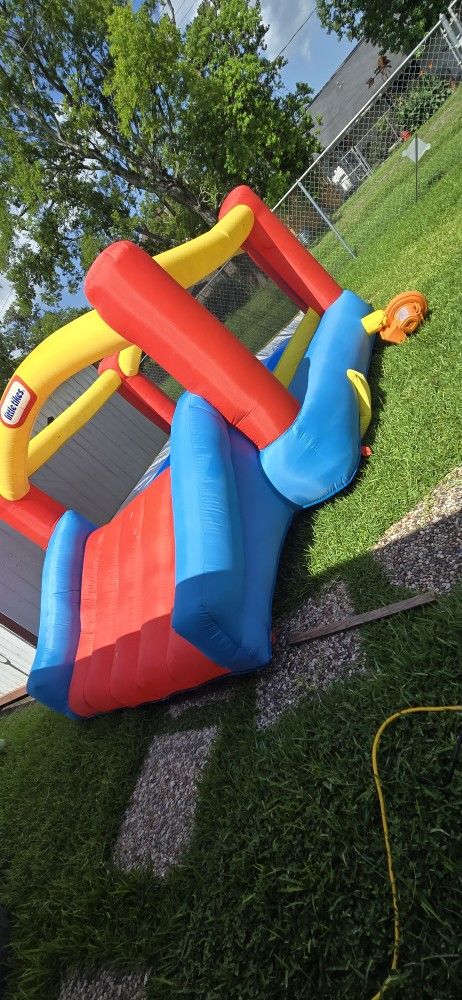 Little Tikes Inflatable Biuncer Ages 2-10