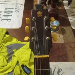 Yamaha FG-75 