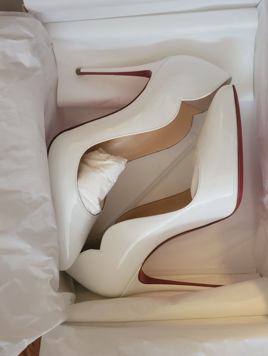 White Christian Louboutin Hot Chick 100mm Pumps size 37.5