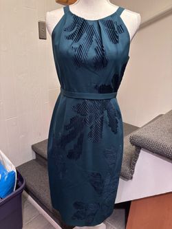 elie tahari green velet dress. Holiday dress size 6-8