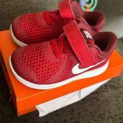 Nike Revolution Toddler 6c