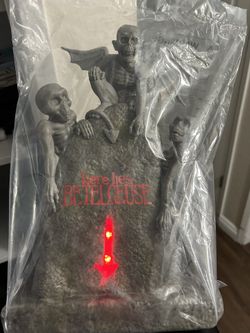 Beetlejuice Tombstone 