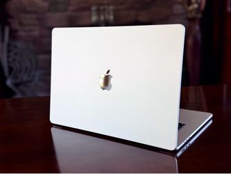 MacBook Air 15” M2 (2023) – 16GB RAM / 512GB SSD Starlight - Excellent Condition + AppleCare+ (A2941)
