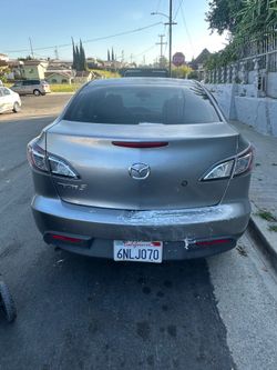 Mazda 3  2011
