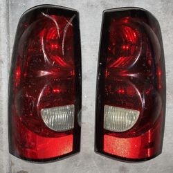 03-07 Chevrolet Silverado Tail Lights 