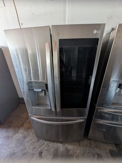 LG Smart 3-Door French Door Refrigerator with Instaview Window Door-in-Door Panel