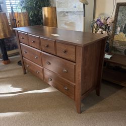 Shoal Creek Dresser 