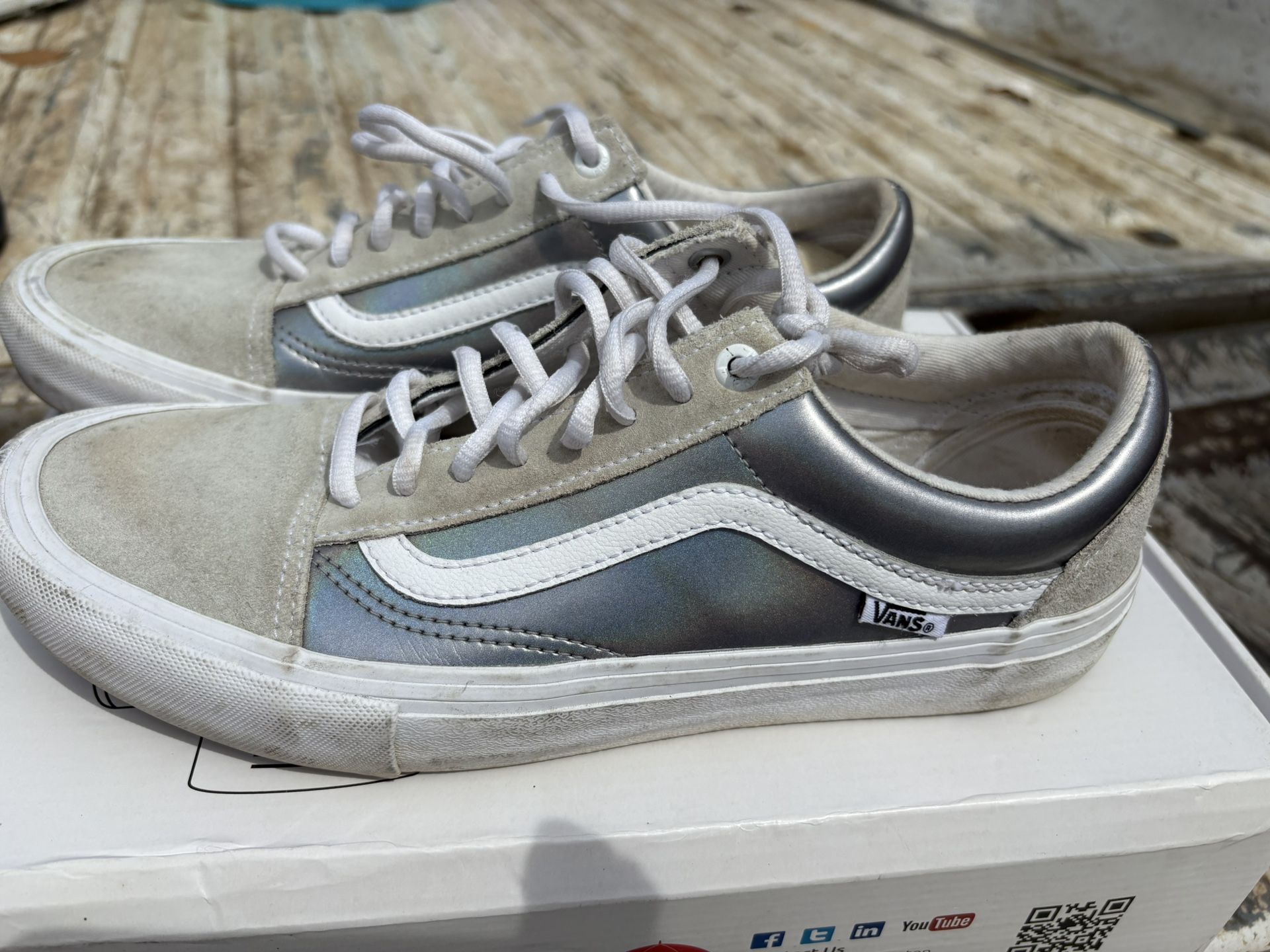 Vans 