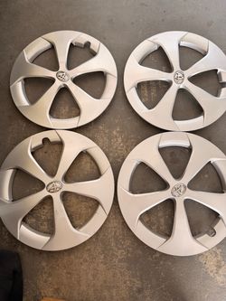 4 Prius Hub Caps