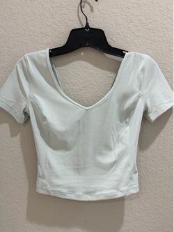 Lululemon size 4, all it takes top
